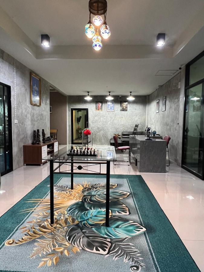V Tharm Hotel Udon Thani Esterno foto