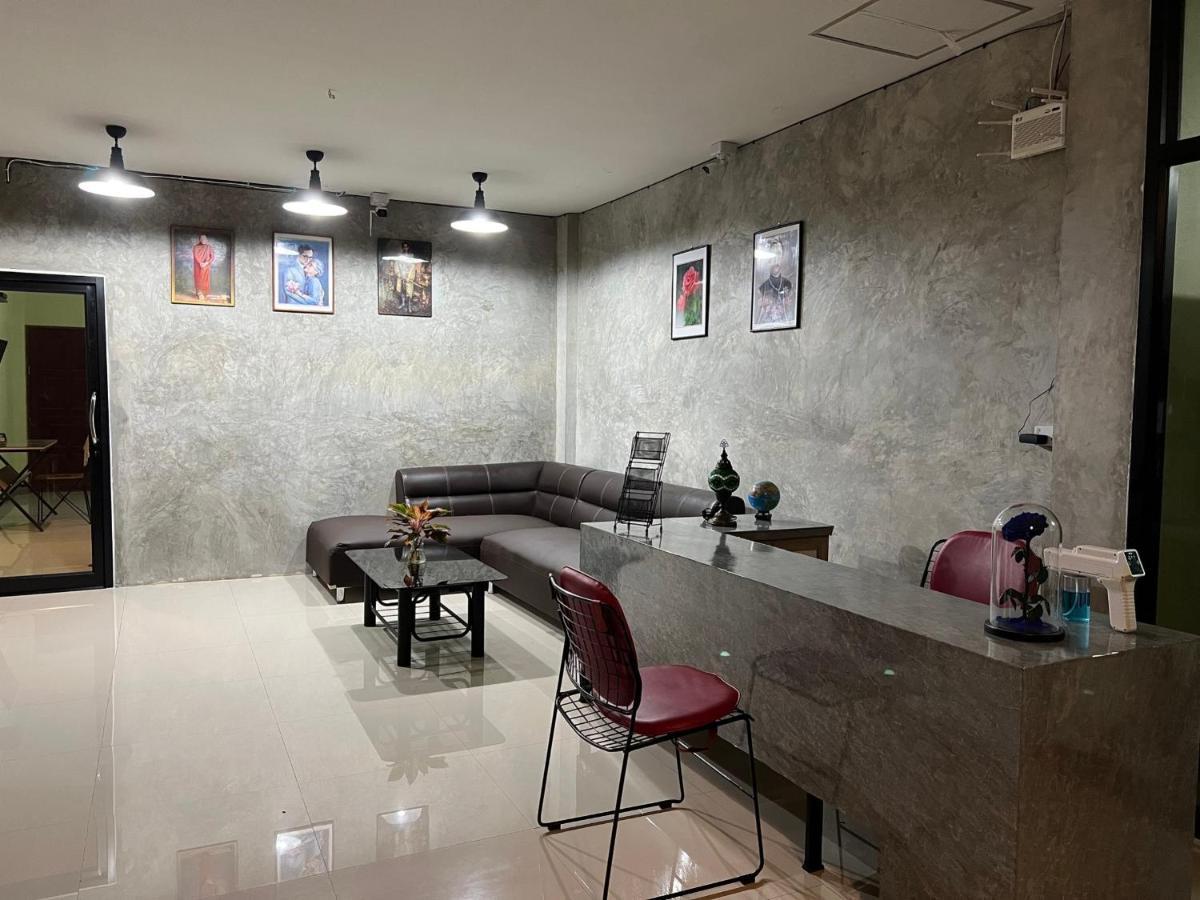 V Tharm Hotel Udon Thani Esterno foto