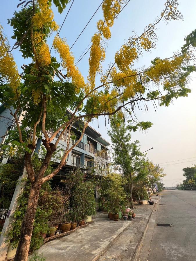V Tharm Hotel Udon Thani Esterno foto