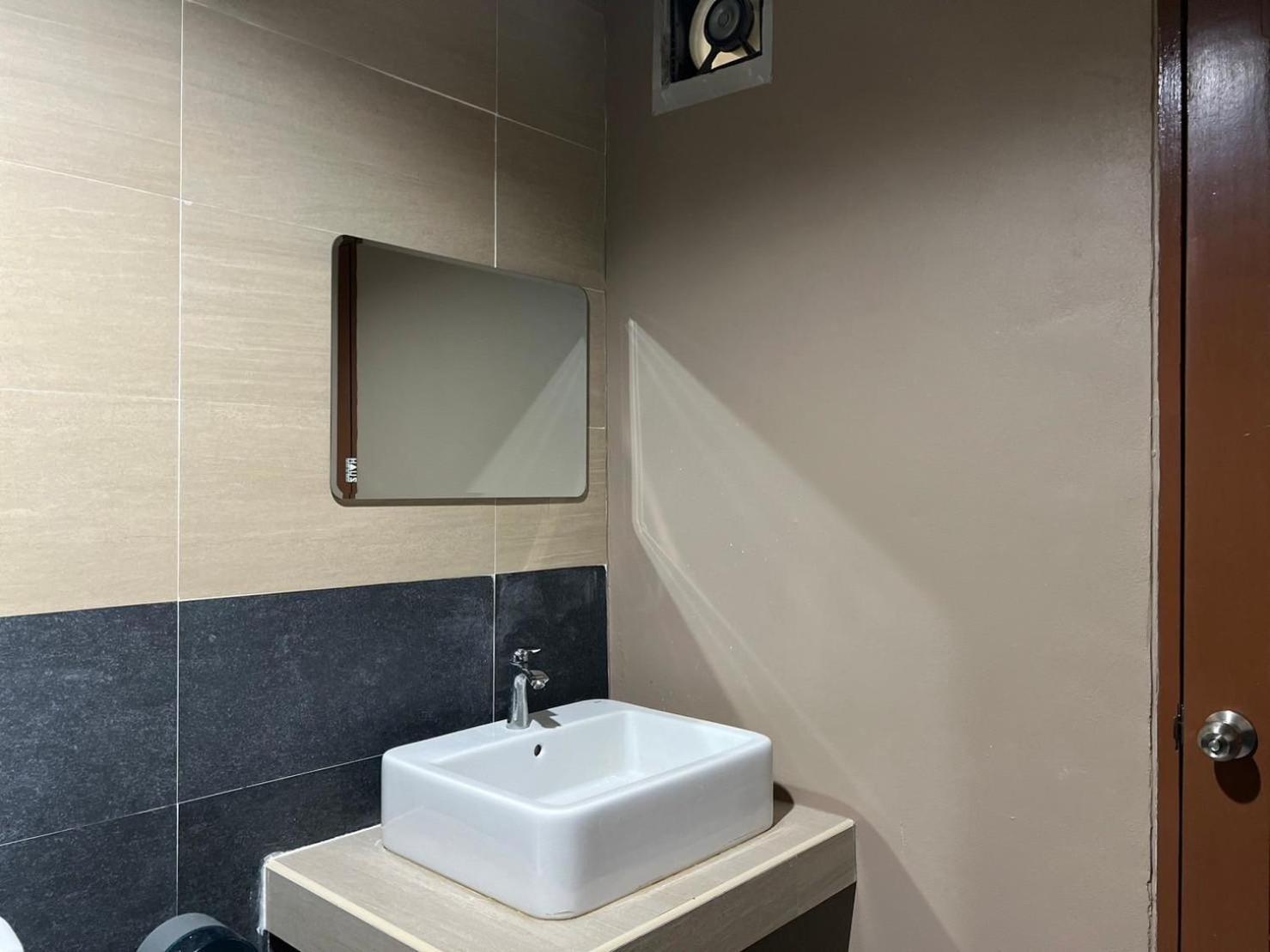 V Tharm Hotel Udon Thani Esterno foto